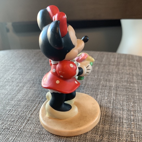 Vintage Minnie Mouse with Flowers figure - Picture 3 of 4